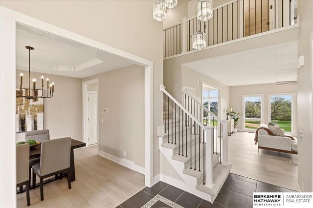 917 Killarney Drive, Papillion, NE 68046