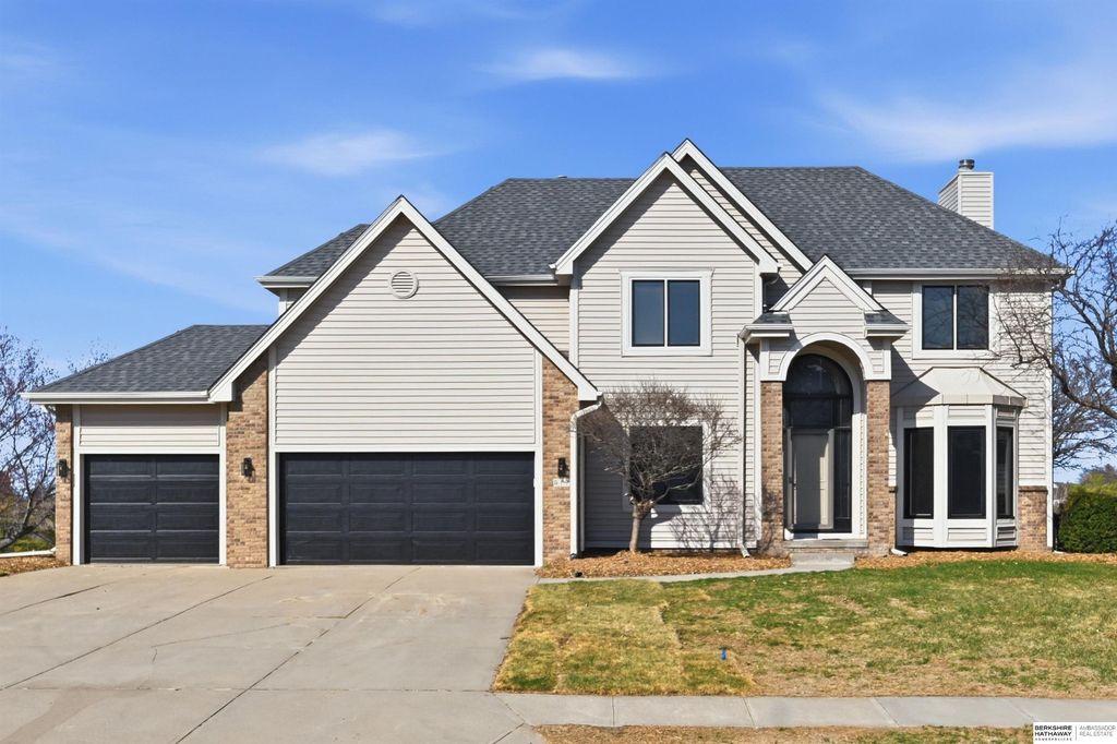 917 Killarney Drive, Papillion, NE 68046