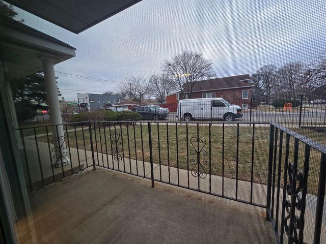 6824 16th Street 1W, Berwyn, IL 60402