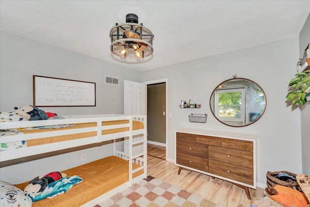 1422 W 97th Place, Crown Point, IN 46307
