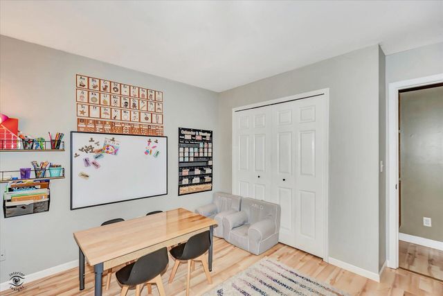 1422 W 97th Place, Crown Point, IN 46307