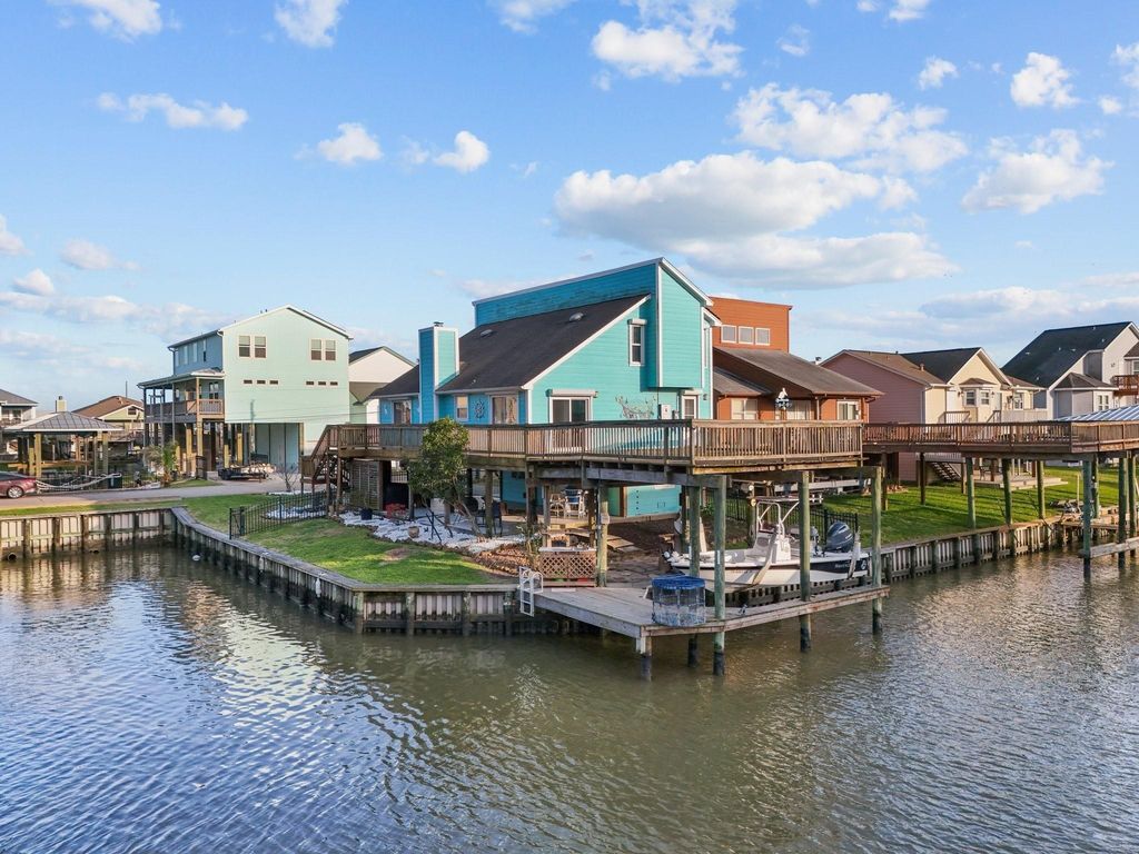 1210 Island Drive, San Leon, TX 77539