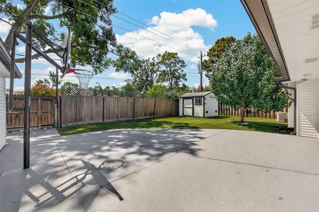 9519 Moorberry Lane, Houston, TX 77080
