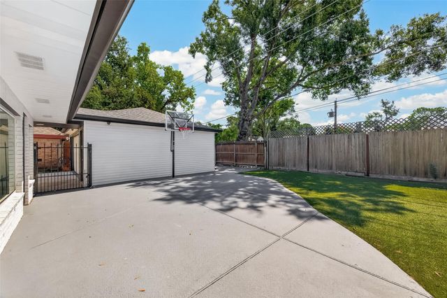 9519 Moorberry Lane, Houston, TX 77080