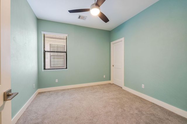 114 E 33rd Street B, Houston, TX 77018