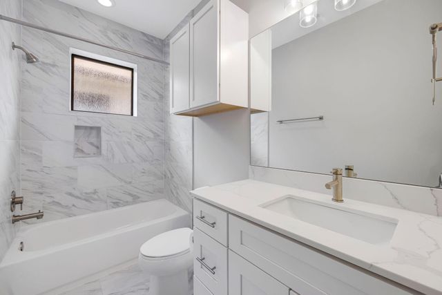 114 E 33rd Street B, Houston, TX 77018