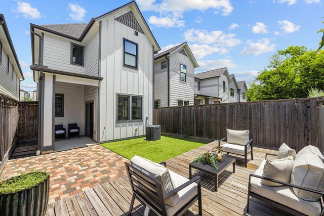 114 E 33rd Street B, Houston, TX 77018