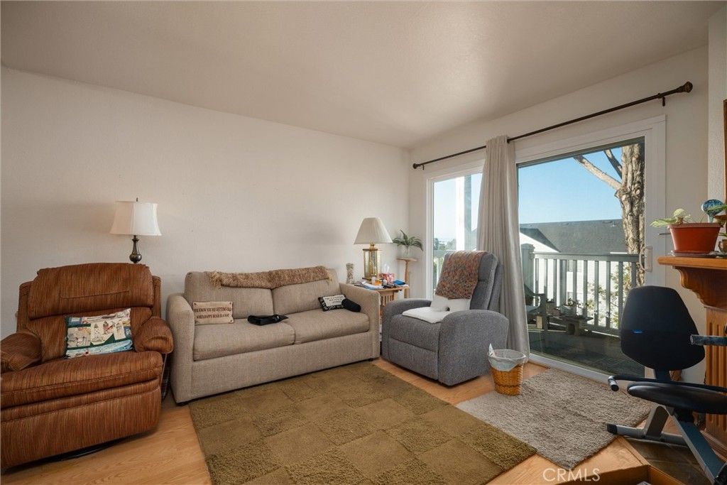 Image 5 of property listing at 164 Cypress Avenue 15, Cayucos, CA 93430