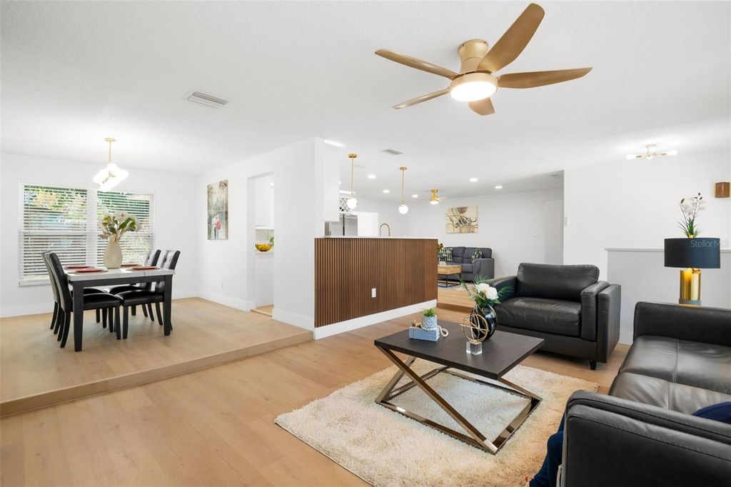 Image 12 of property listing at 650 PINECREST DRIVE, Largo, FL 33770