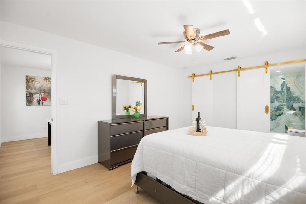 Image 22 of property listing at 650 PINECREST DRIVE, Largo, FL 33770