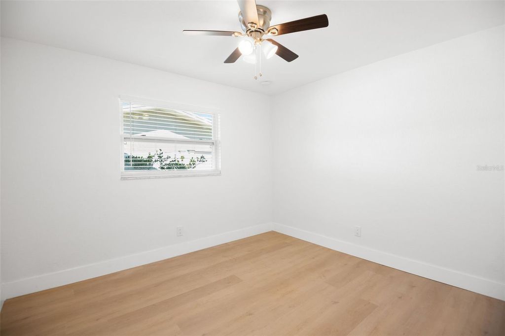 Image 26 of property listing at 650 PINECREST DRIVE, Largo, FL 33770