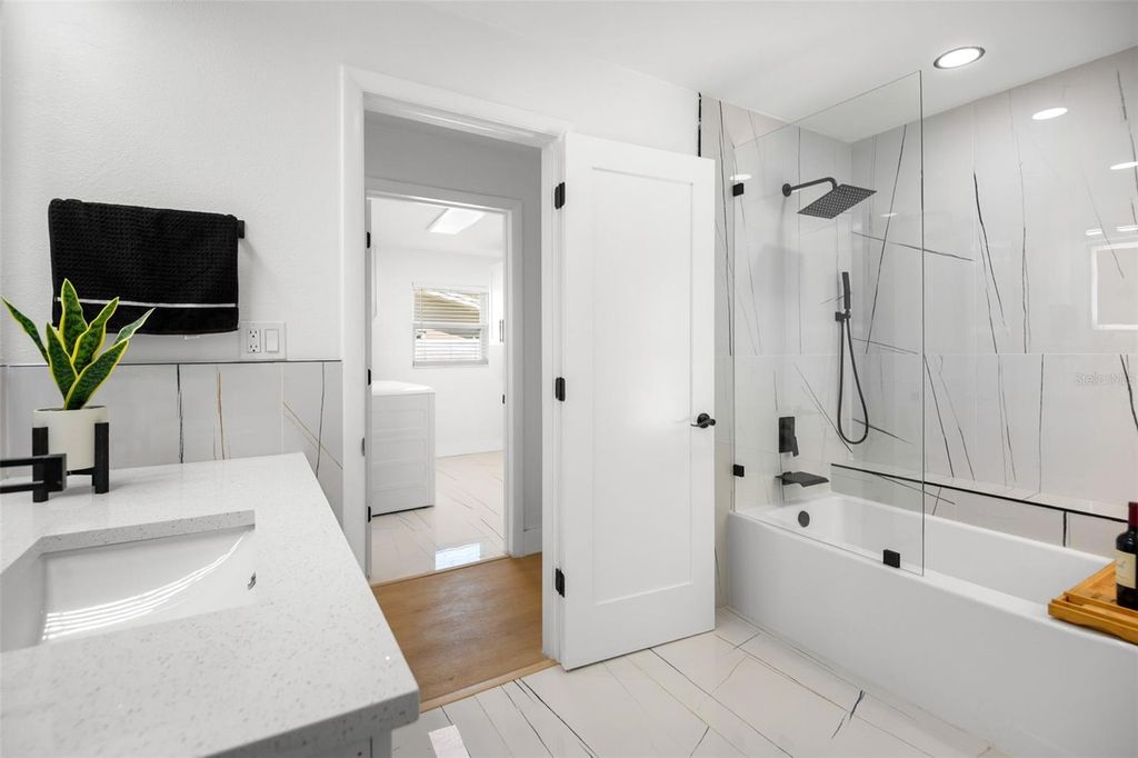 Image 32 of property listing at 650 PINECREST DRIVE, Largo, FL 33770