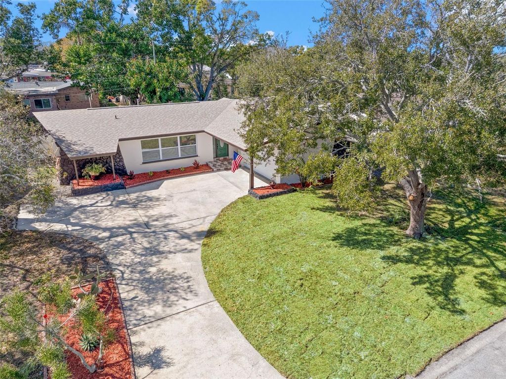 Image 38 of property listing at 650 PINECREST DRIVE, Largo, FL 33770
