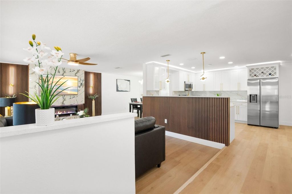 Image 5 of property listing at 650 PINECREST DRIVE, Largo, FL 33770