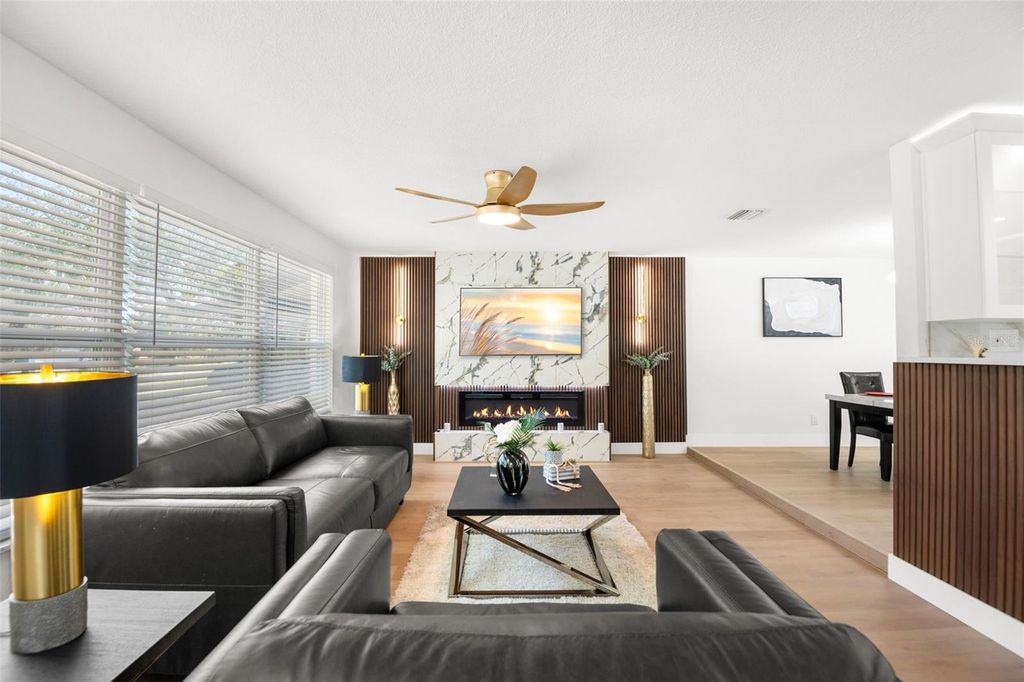 Image 10 of property listing at 650 PINECREST DRIVE, Largo, FL 33770