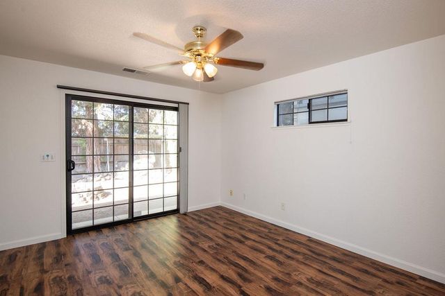 24 N Bryan Ave, Oakdale, CA 95361