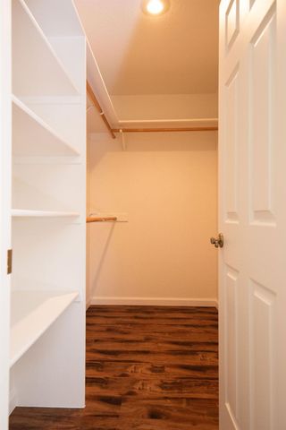 24 N Bryan Ave, Oakdale, CA 95361