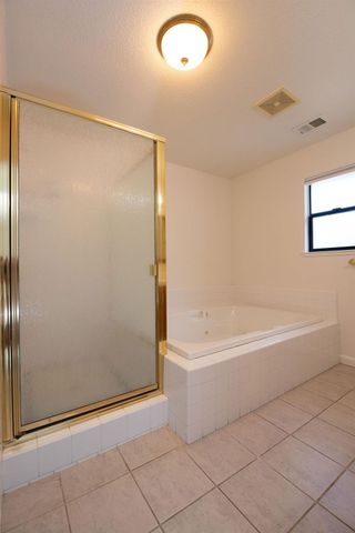 24 N Bryan Ave, Oakdale, CA 95361