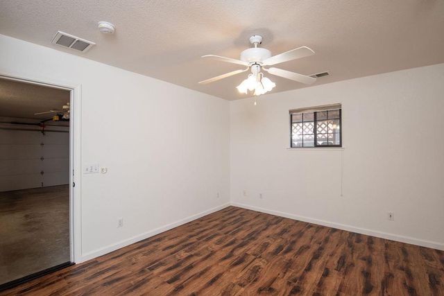 24 N Bryan Ave, Oakdale, CA 95361