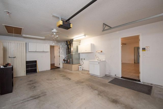 24 N Bryan Ave, Oakdale, CA 95361