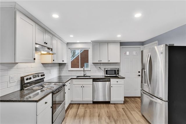 272 Dakota Ave, Bellevue, PA 15202