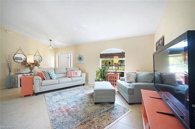 303 Aviation PKWY, Cape Coral, FL 33904