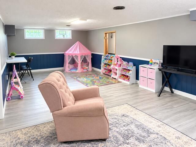 328 Doris Street NW, Sparta, MI 49345