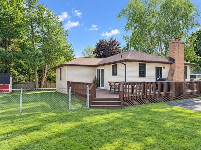 328 Doris Street NW, Sparta, MI 49345