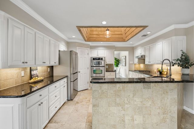 10811 Stone Canyon Place, Dallas, TX 75230