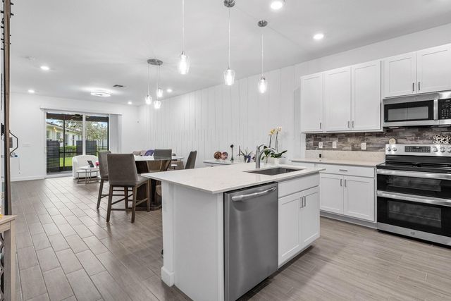 6982 Peters Lane, Delray Beach, FL 33446