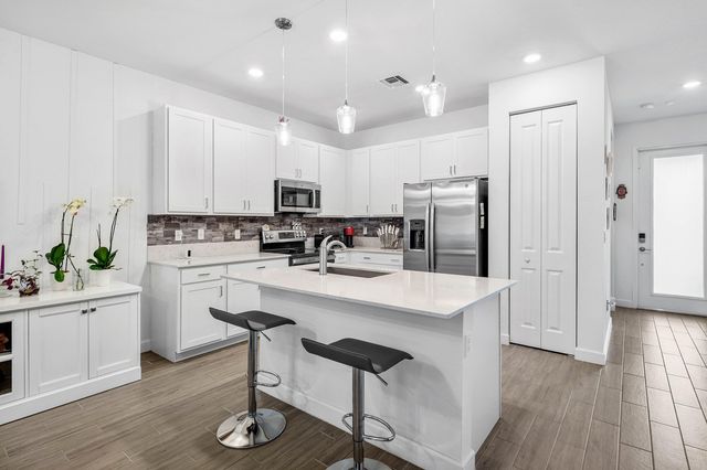 6982 Peters Lane, Delray Beach, FL 33446
