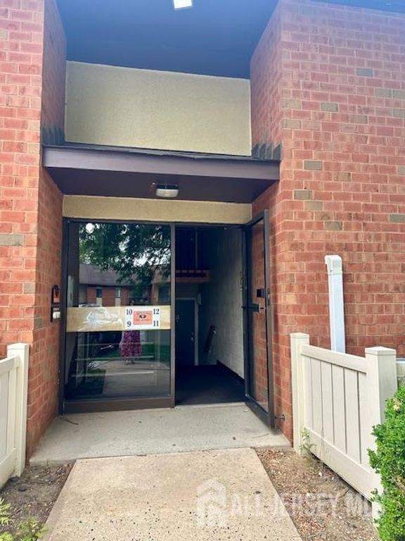 356 Ridge Road B11, South Brunswick, NJ 08810