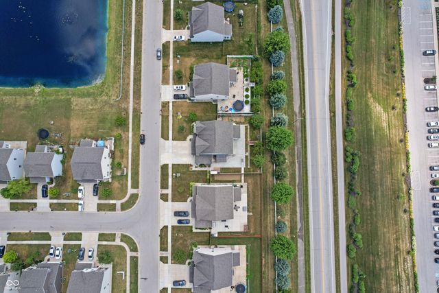 2833 Holiday Way, Greenwood, IN 46143