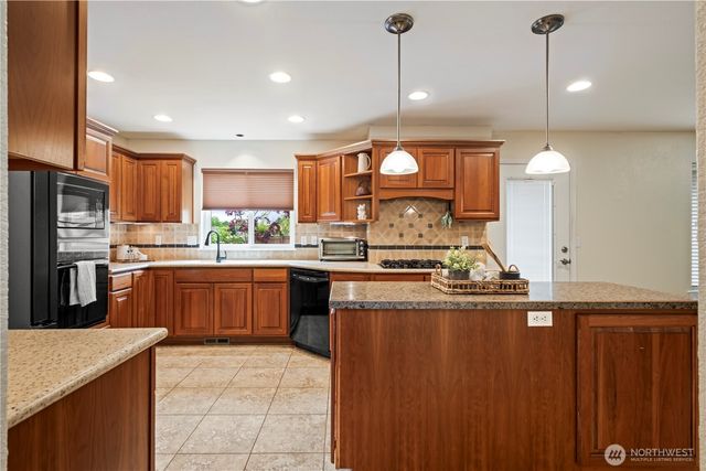 6305 SE Tyler Court, Lacey, WA 98513