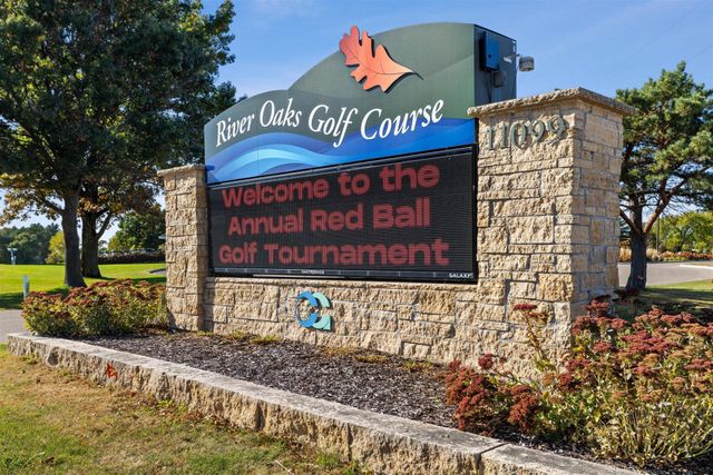 8963 Joliet Avenue S, Cottage Grove, MN 55016