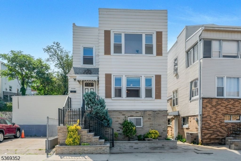 7506 Cottage Ave, North Bergen Twp., NJ 07047