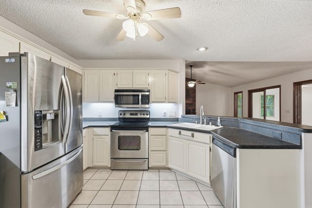 12 Huesca Lane, Hot Springs Village, AR 71909