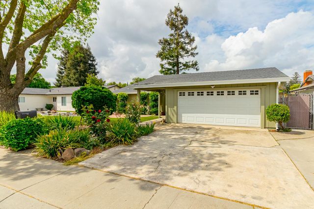 1501 Bella Terra Dr, Modesto, CA 95355
