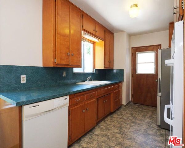 3179 Marwick Avenue, Long Beach, CA 90808