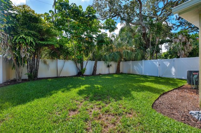 2500 PARK STREET N, St Petersburg, FL 33710