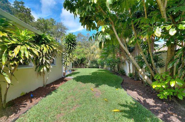 2500 PARK STREET N, St Petersburg, FL 33710