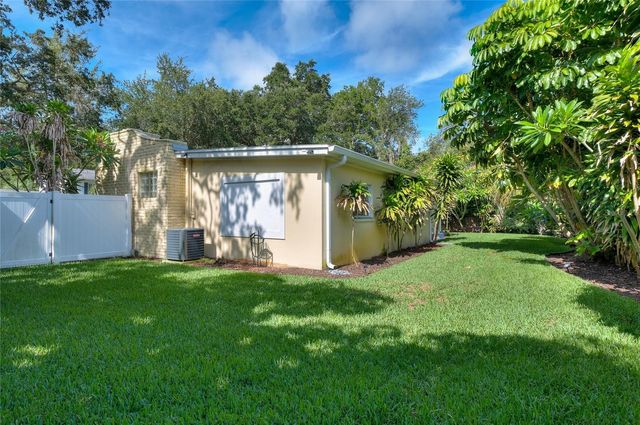 2500 PARK STREET N, St Petersburg, FL 33710