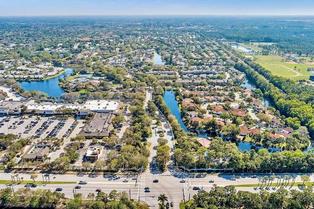 119 Hammocks Court, Greenacres, FL 33413