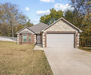 2239 E Tuck Street, Sherman, TX 75090
