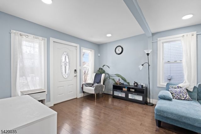 247 E 7Th Ave, Roselle Boro, NJ 07203