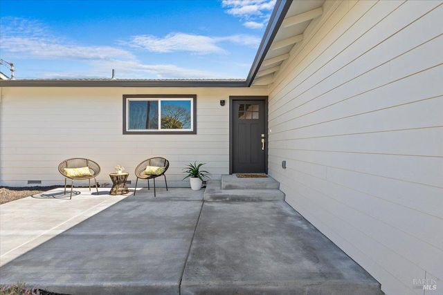 1622 Weaverly Dr, Petaluma, CA 94954