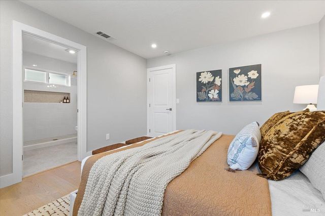 1622 Weaverly Dr, Petaluma, CA 94954