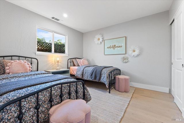 1622 Weaverly Dr, Petaluma, CA 94954