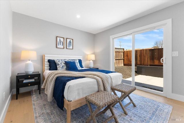 1622 Weaverly Dr, Petaluma, CA 94954