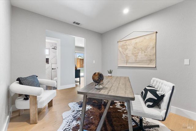 1622 Weaverly Dr, Petaluma, CA 94954